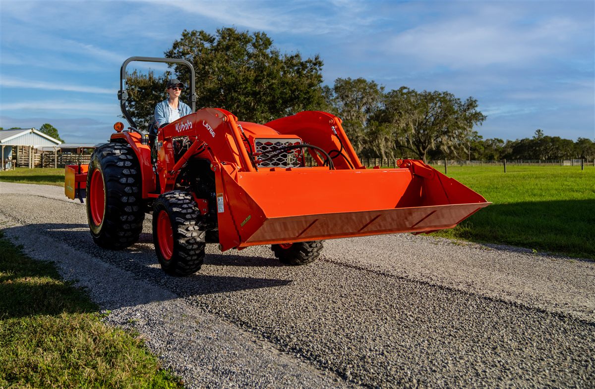 Kubota L2502 HST compact tractor with front loader